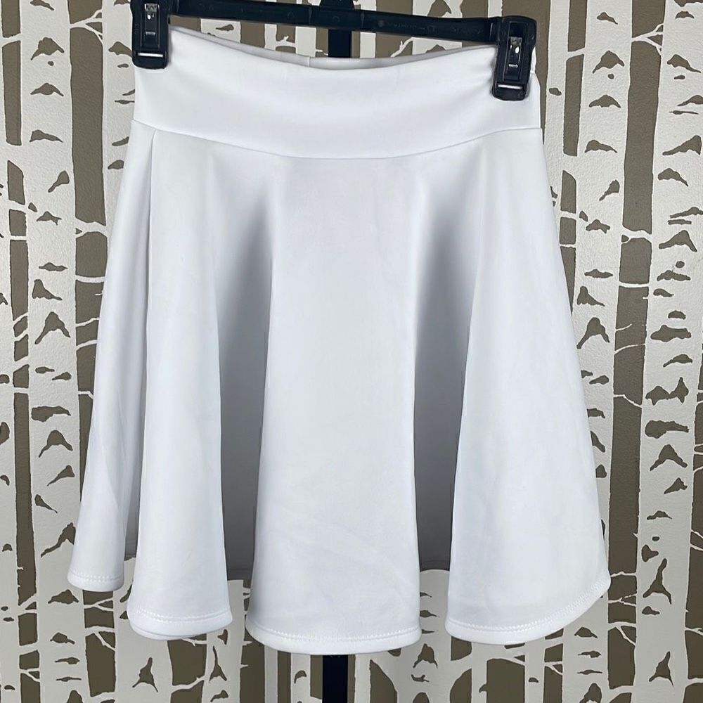 By Johnny White Scuba Fabric Circle Skater Mini Skirt S